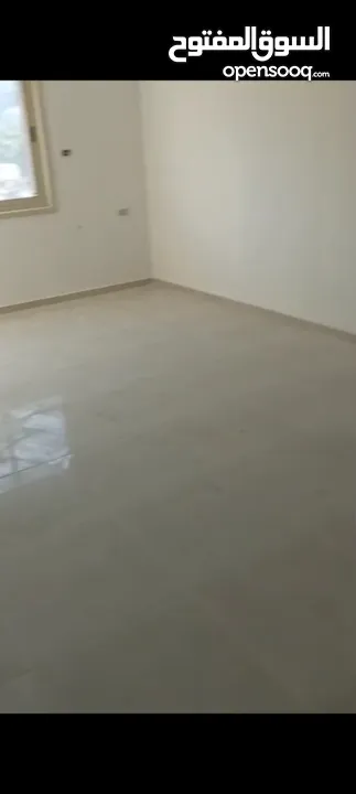 سقق في بيرزيت مساحه 150متر كل شقه دفعه 30 والباقي 60شهر