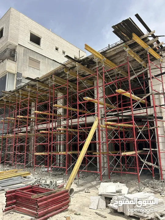 اكرو و سلالم مستعمل بحالة الجديد للبيع تصلح لكافة الارتفاعات بتصميم متكامل و مستورد من الصين