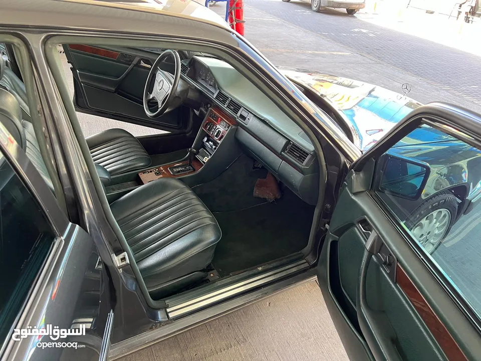 مرسيدس 300SEL