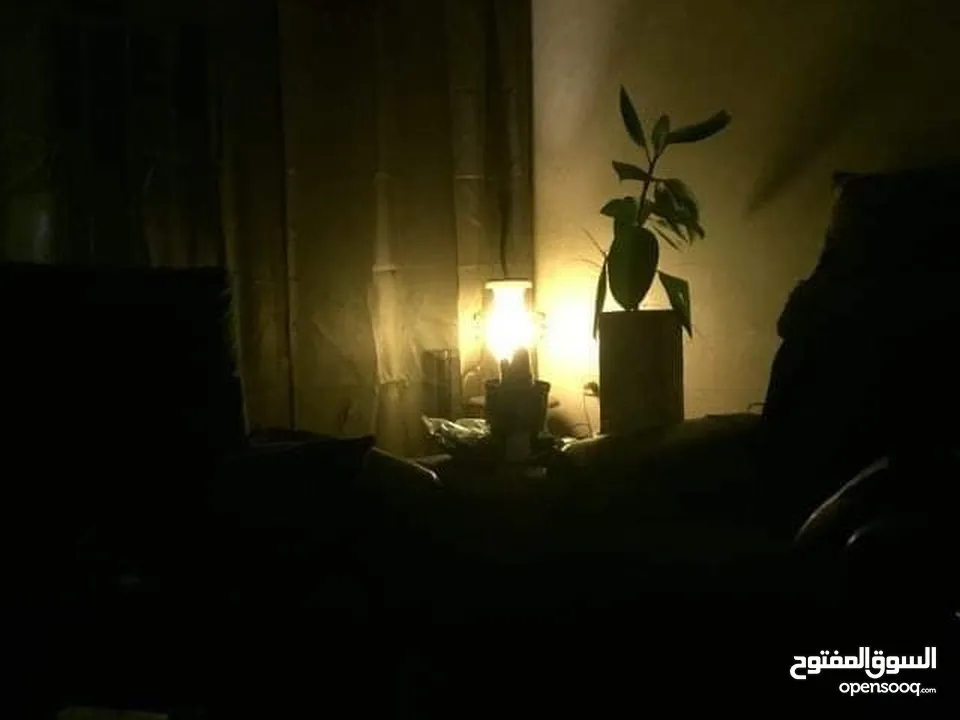 للبيع :  فازه مرمر ( تابل لامب ) انتيك , تحفه  اخضر شفاف ( مضئ) نادره جدا جدا جدا
