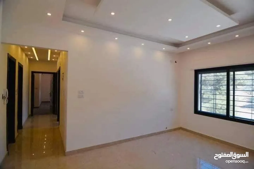 شقة طابق اخير مع روف 150م مع ترس 70م في اجمل مناطق ضاحية الامير علي