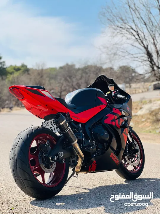 GSX,,1000,,R  بحالة الوكاله ومميزه وممشى قليل