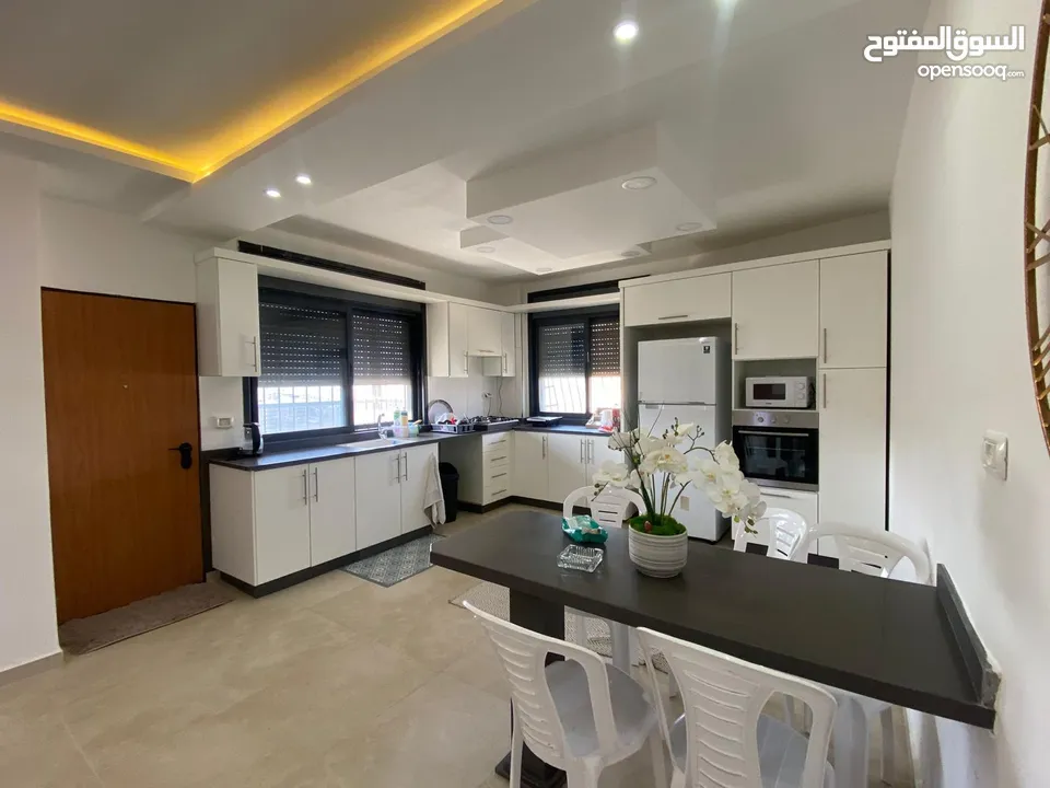 روف مفروش للبيع في الطيرة دوار نبيل عمرو مباشره دون وسيط