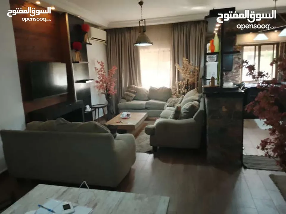 شقة مفروشة فاخرة للايجار الشهري او السنوي موقع مميز اثاث فخم قريبة تبعد 500 م3 عن بوليفارد العبدلي