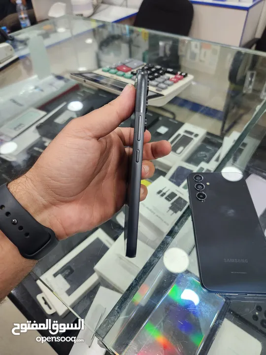 samsung A54 بحالة الوكالة بسعر مميز