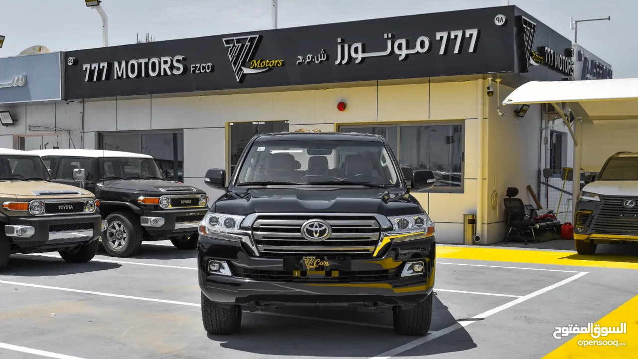 TOYOTA LAND CRUISER VXR  5.7L V8  2021  GCC