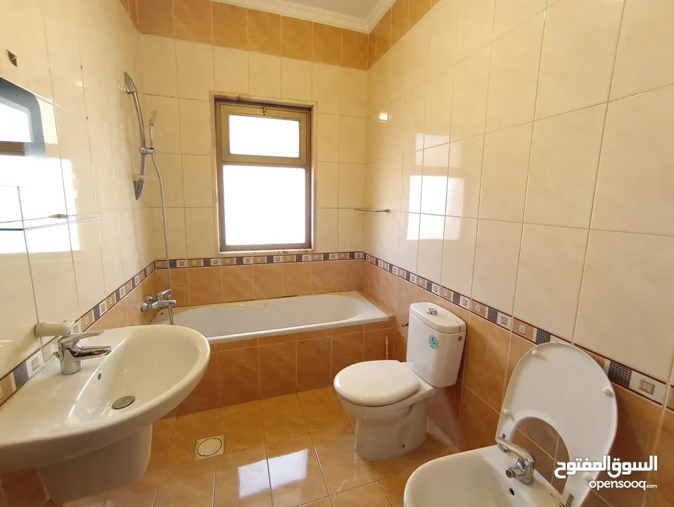 شقة غير مفروشة للإيجار 300م2 ( Property 19203 )-175107091