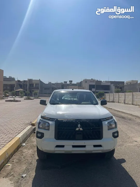 بيكب ميتسيوبيشي L200 2024