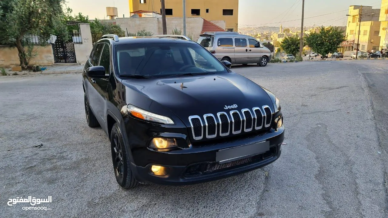 جيب شيروكي 2015 sport & Black Edition  كرت ابيض ماتور اقتصادي