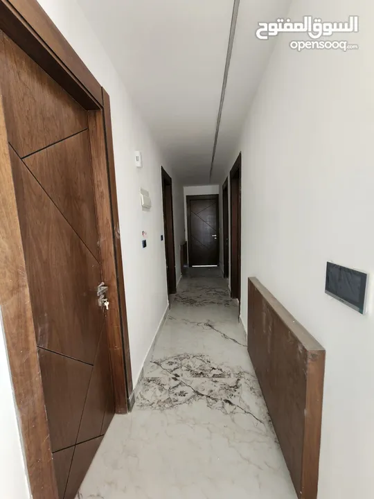شقة فارغة للبيع بالقرب من دير غبار - ref : 14588
