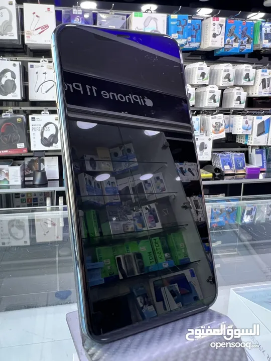 Used iPhone 11 Pro Max (256) GB  ايفون 11 برو ماكس مستعمل بحالة ممتازة  غير مفتوح او مبدل اي قطع ابد