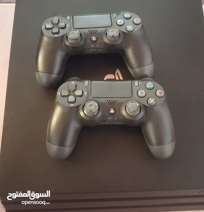 للبيع بلاستيشن 4 برو مهكر 9.00