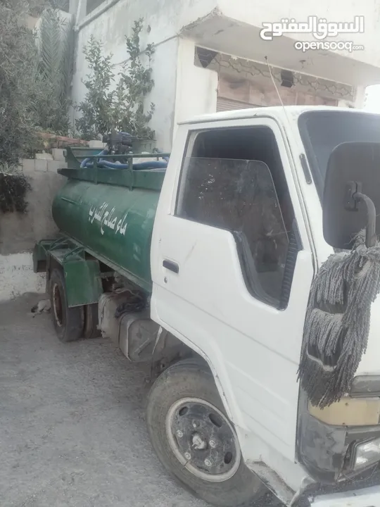 تنك ماء صالح للشرب