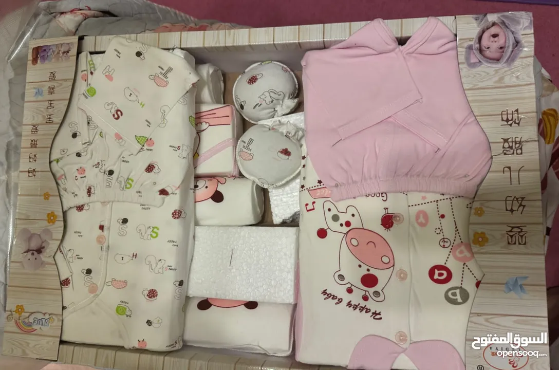 أغراض متنوعة بحال الجديد للبيع