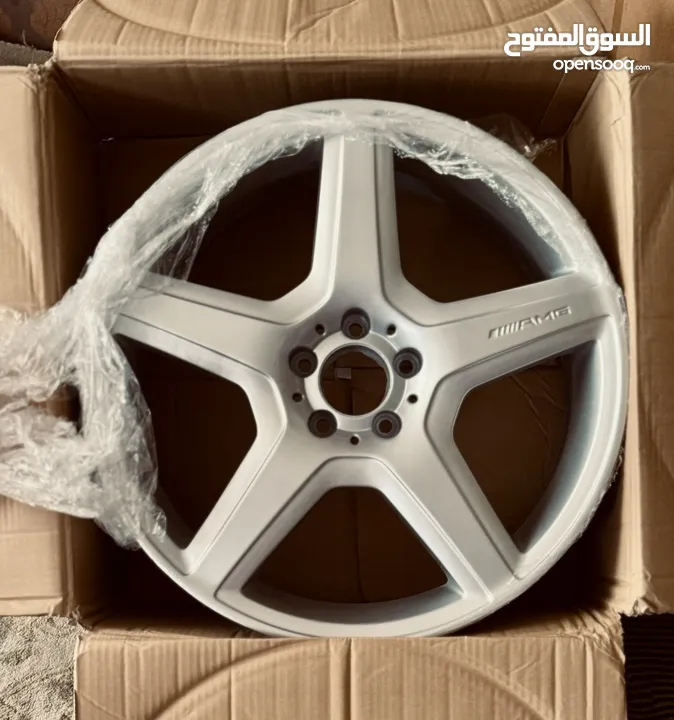 للبيع جنوط ( AMG - 5 Spoke ) لسيارات S63 مرسيدس موديل 2007 - 2012 .