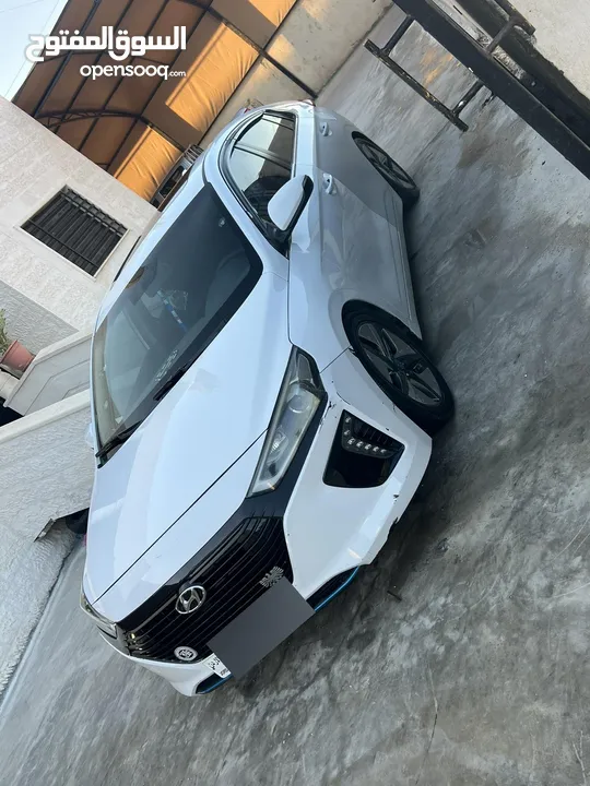 هيونداي أيونيك Hybrid