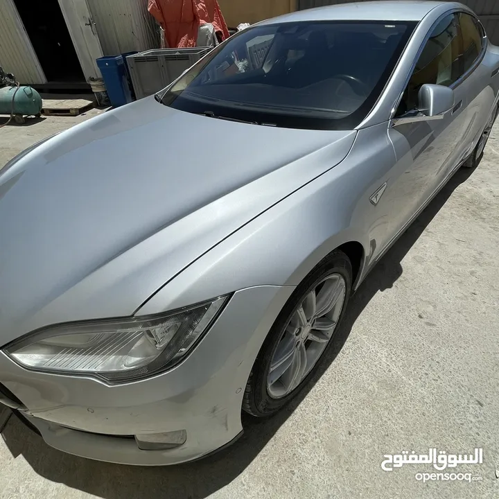 تيسلا S85 موديل 2016