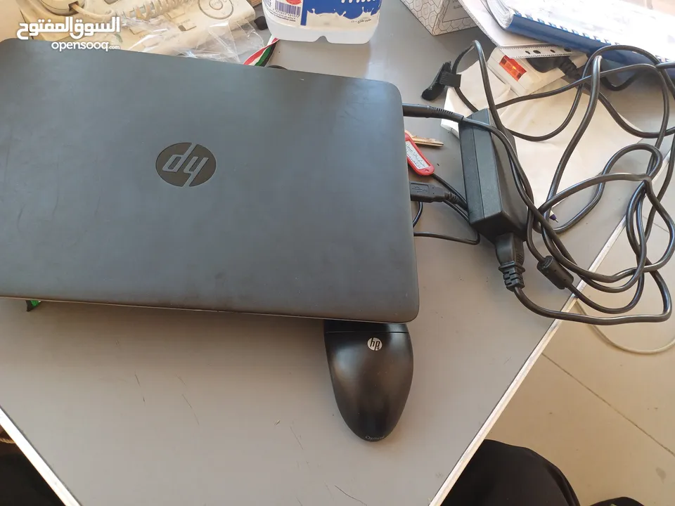 لابتوب hp بحاله جيده  8 رام 512 ذاكره ويندوز 10 معاه الشاحن الأصلي والشنطه