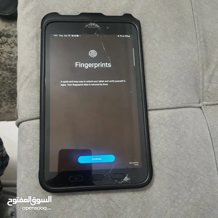 تابلت 64 جيجا تخزين و 4 رام  شغال بدون مشاكل التتش مشعور لكن شغال و القلم بيشتغل بركبله خط و ذاكره