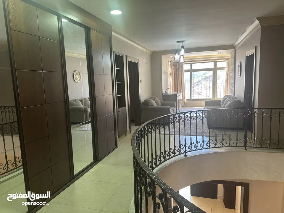 فيلا للايجار السنوي في ضاحية الرشيد