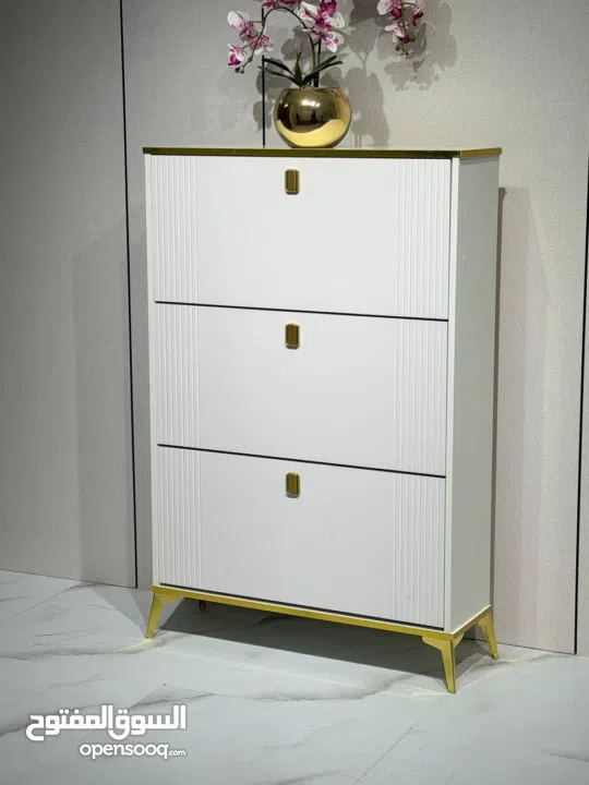 خزانة الأحذية الملكية – لمسة فخامة تغيّر مدخل بيتك بالكامل مش مجرد خزانة... هاي قطعة ديكور راقية