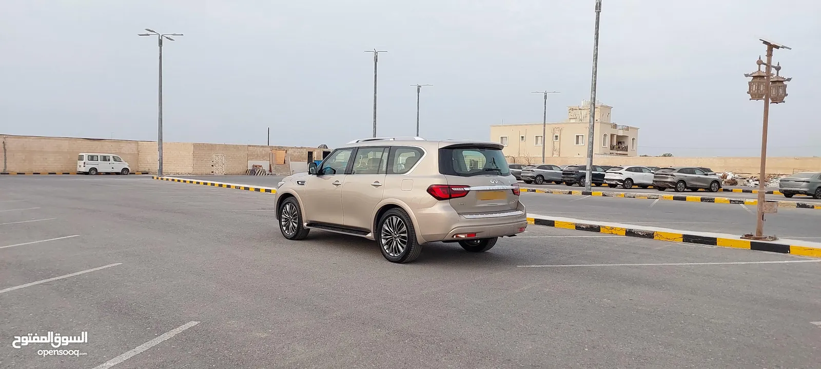 إنفينتي QX80 خليجية بدون حوادث ولاصبغ نهائيا شبه جديدة أعلى مواصفات المالك الاول جديدة جدا