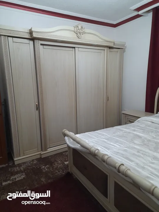 غرفة نوم جديدة استخدام عريس