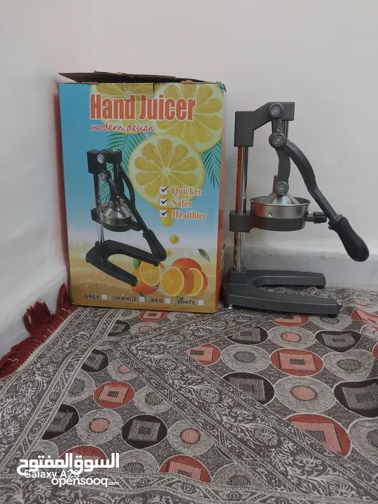 عصارة فواكه يدوية جديدة بحالة الوكالة    ( ليمون/برتقال/رمان)