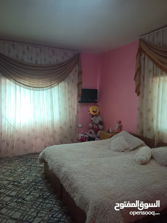 عماره مميزه في حي مميز بسعر جيد مناسبه لعائله مدخل مستقل قوشان مفروز اربع طوابق كل طابق مسطح 155 متر
