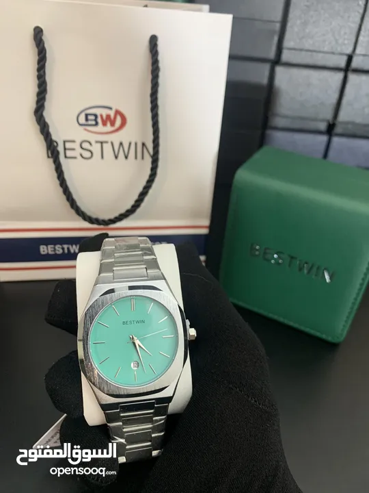اجمل ساعتين لازم يكونو عند كل شب  ساعة BESTWIN  للبيع بسعر لطيف جدا    كمية محدودة