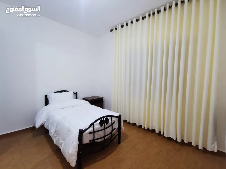 شقه مفروشه
