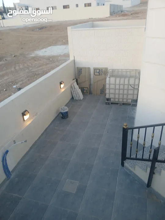قطع اراضي المستنده الطبقه والمستنده موقع مميز لقطه 27500 يوجد فيلا بالبيضاء الأرض 500 البناء 240 متر