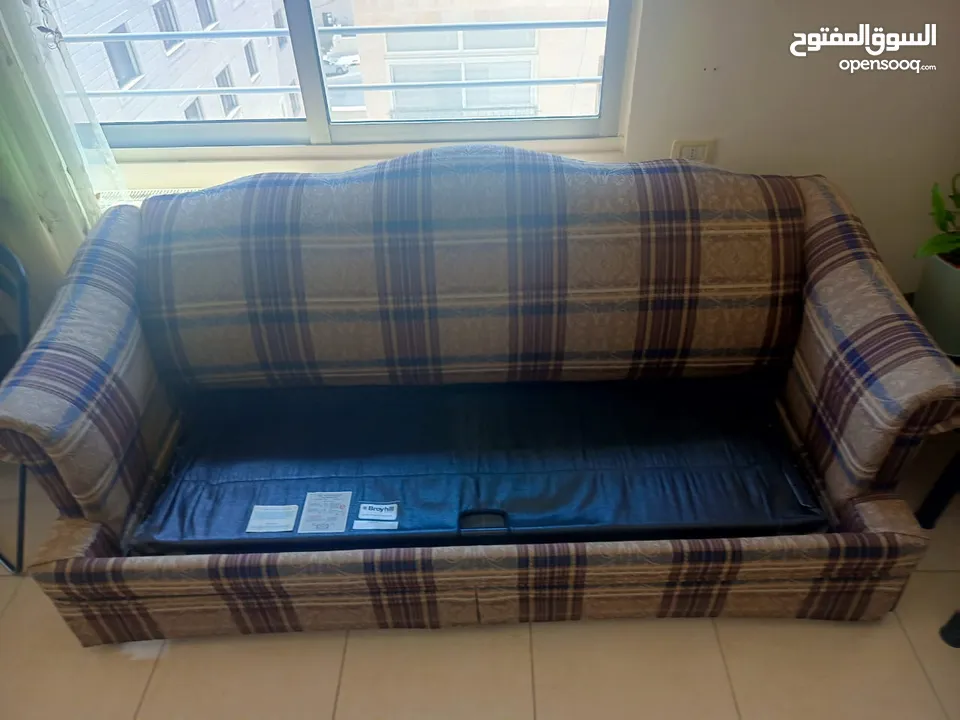 للبيع Sofabed بحالة ممتازه