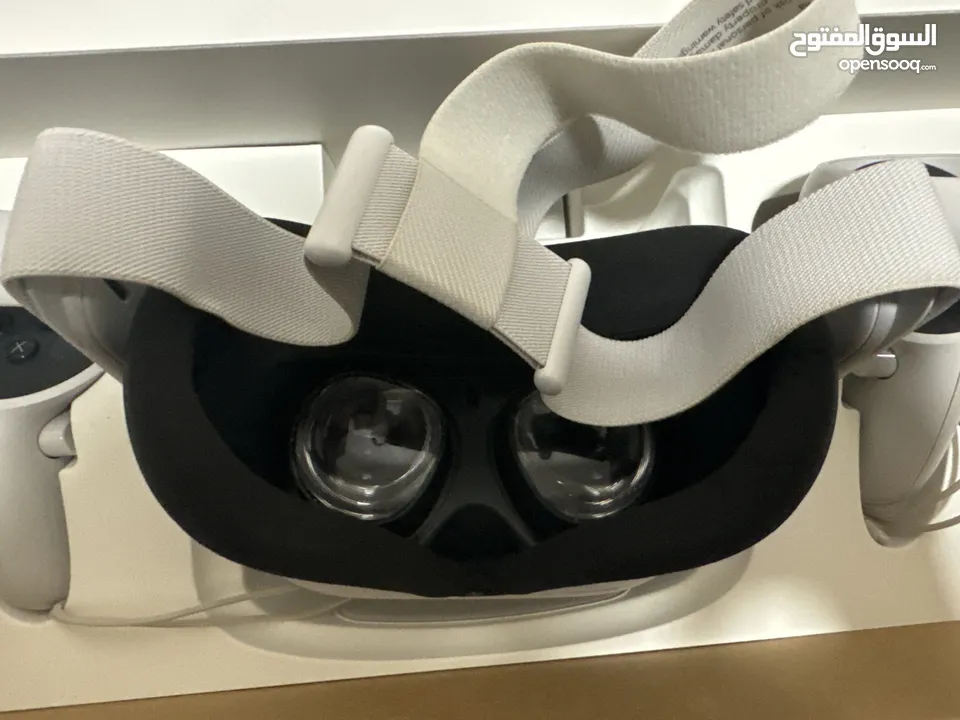 في ار ميتا كويست 2 شبه جديده VR quest 2 نظارات الواقع الافتراضي 256 gb. 256 قيقا كل (الالعاب مجانا)