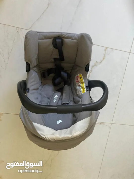 Joie isofix car seat base and baby seat (0-15 mths)