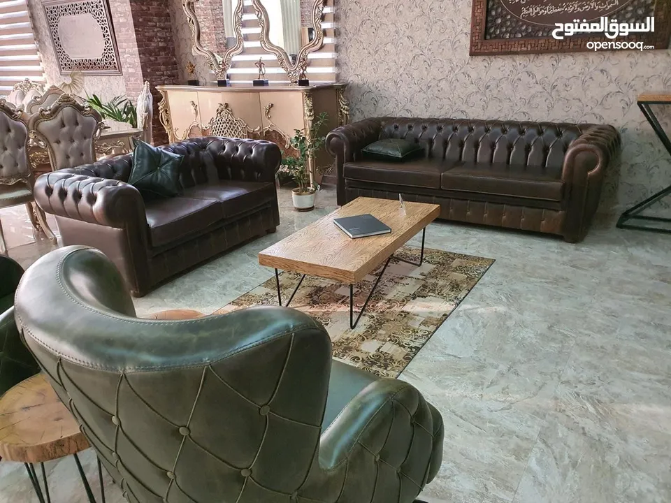 طقم كنب جلد مميز لغرفة الضيوف