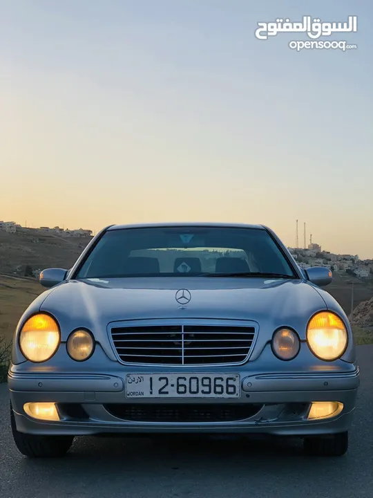 Mercedes E200 kom