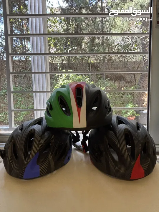 خوذات خفيفة للدراجات و التزلج Light helmets for bicycling and roller skating