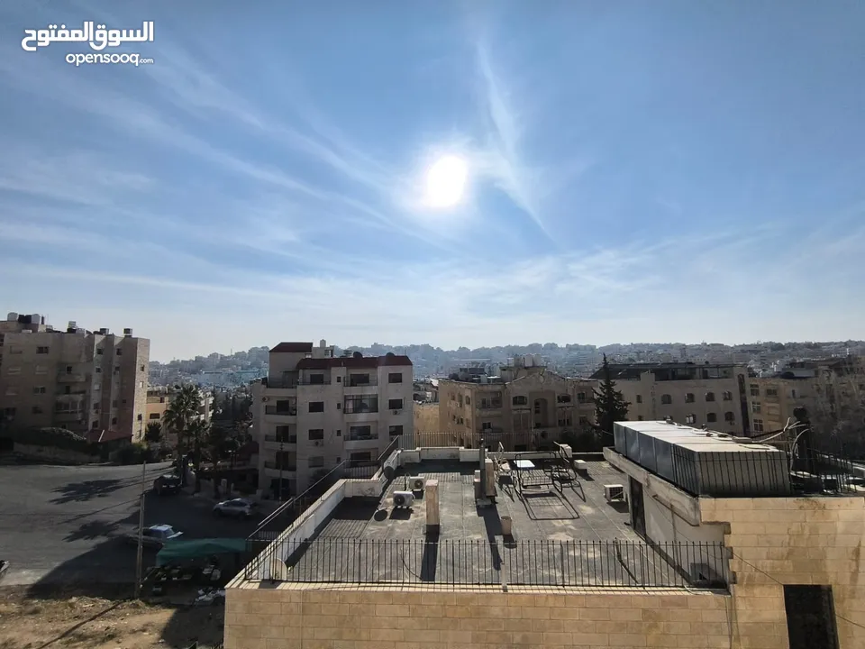 عقار سكني مميز للبيع في عمان الغربية الچاردنز قريب من كل الخدمات مع إطلالة بوجهتين