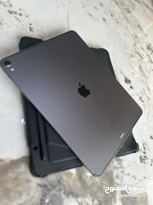 IPad Pro 12,9 3rd generation,under guarantee 3 month more , 512GB ,new condition  Price 1400