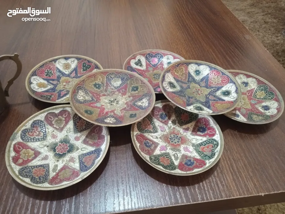 اطقم نحاسيات قديمه ورسم يدوي جميل