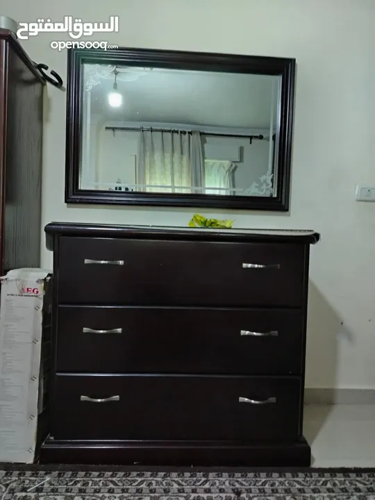 غرفه نوم للبيع مستعمل شبه جديد قرب جامع الفواز