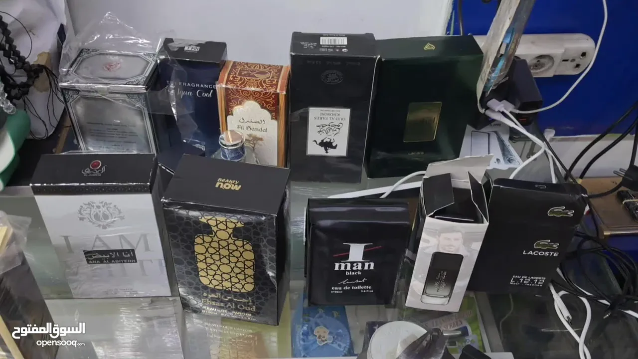 علب عطور فاضيه
