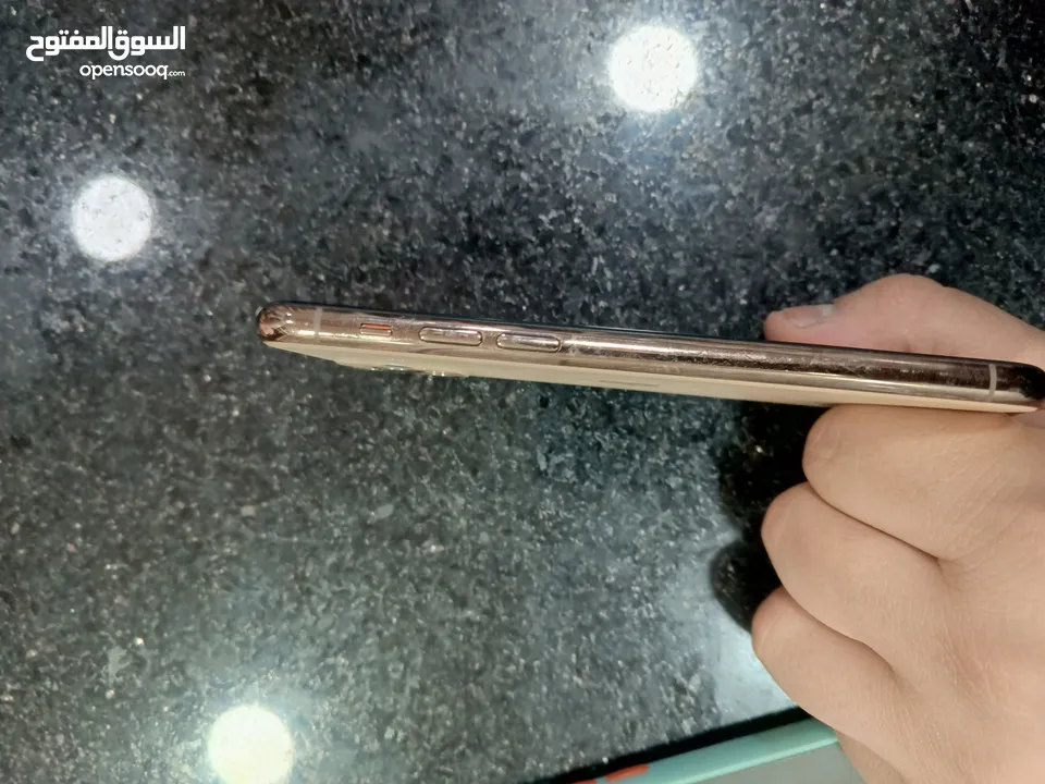 ايفون 11 برو للبيع مساحه 512 البطاريه 84 الجهاز مش مفتوح ولا مصلح بحاله الوكاله