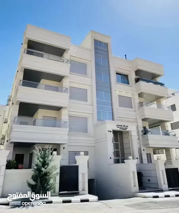 شقه في ضاحية النخيل للبيع فاخره جدا موقع مميز مطله على طريق المطار