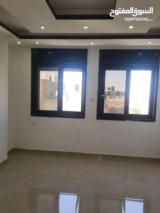للايجار بالمصايف  قرب  وخلف وزاره المالية ع شارعين مفتوحه