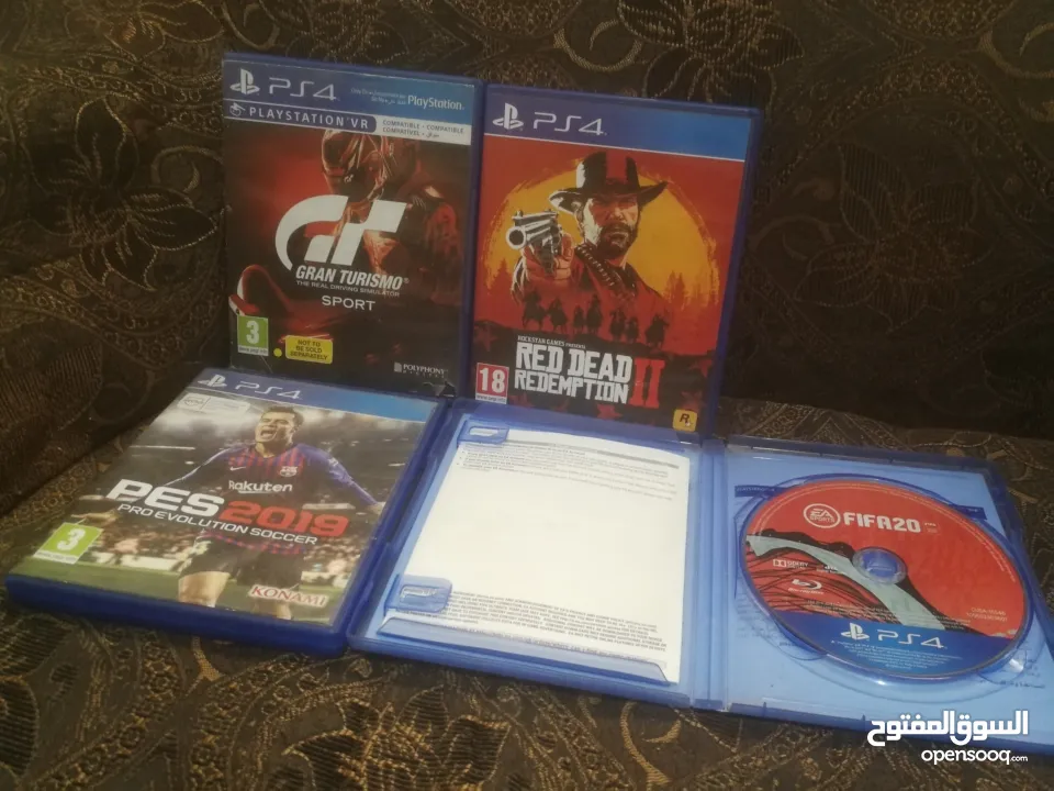 بلاستيشن 4 مع ايد و 7دسكات