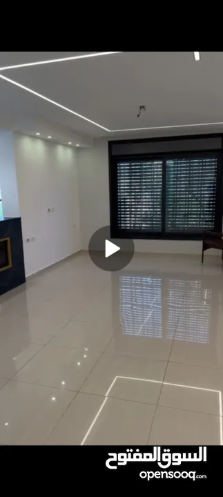 شقه للبيع طابق اول فوق الشارع الطيره مساحه 160 متر