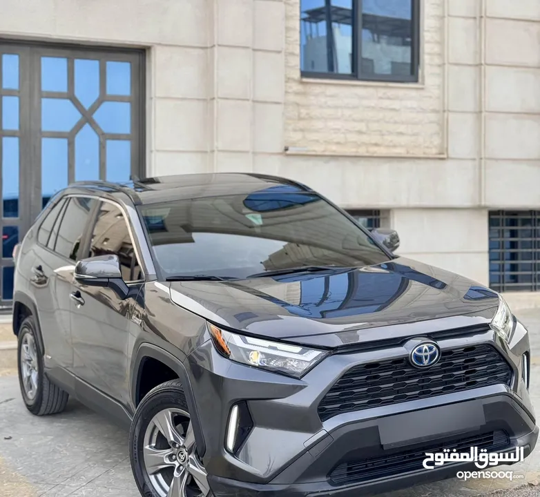 Toyota RAV4 XLE 2024