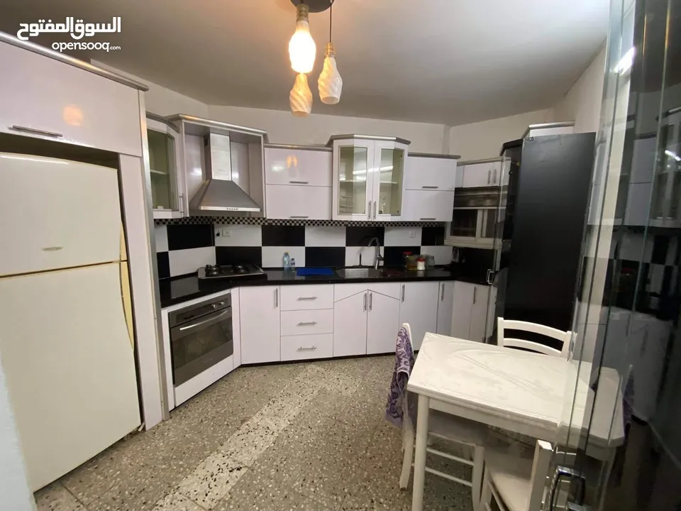 شقة سكنيو مفروشة للبيع او الايجار